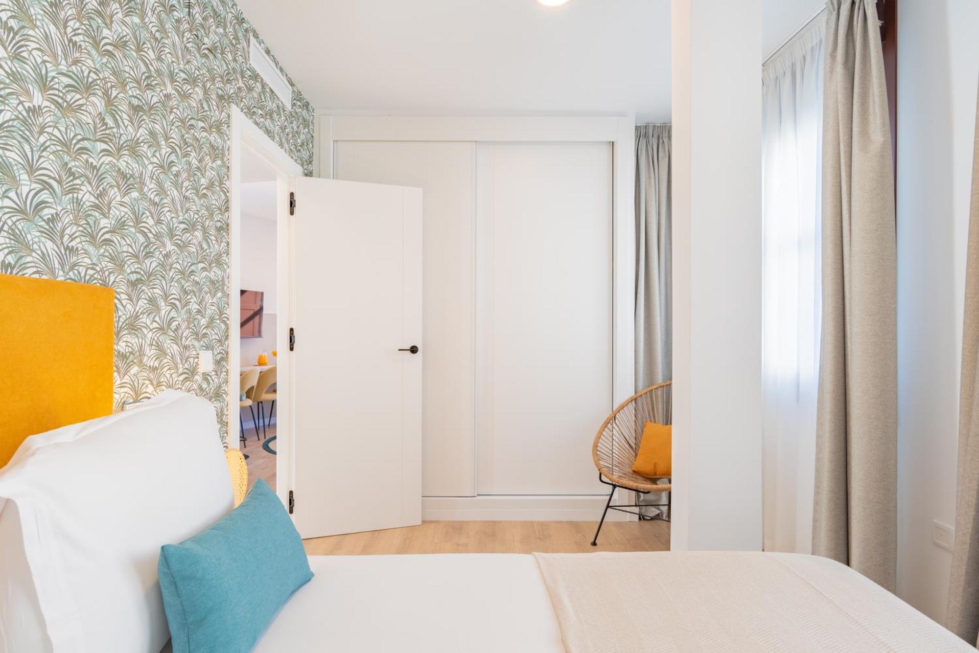 Feelathome Atarazanas Apartments Malaga Bagian luar foto