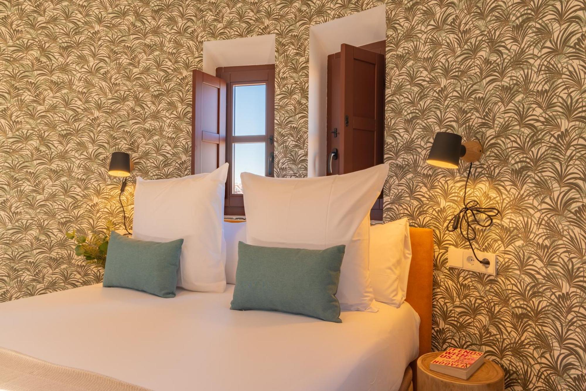 Feelathome Atarazanas Apartments Malaga Bagian luar foto