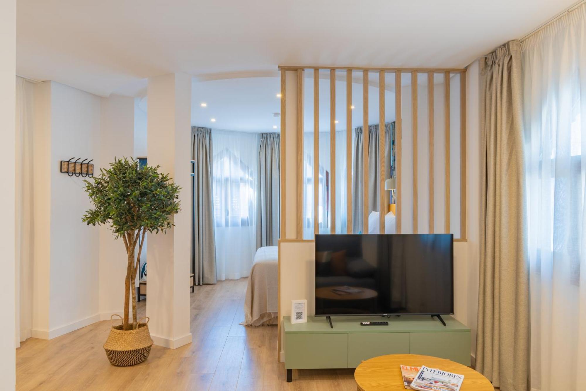 Feelathome Atarazanas Apartments Malaga Bagian luar foto