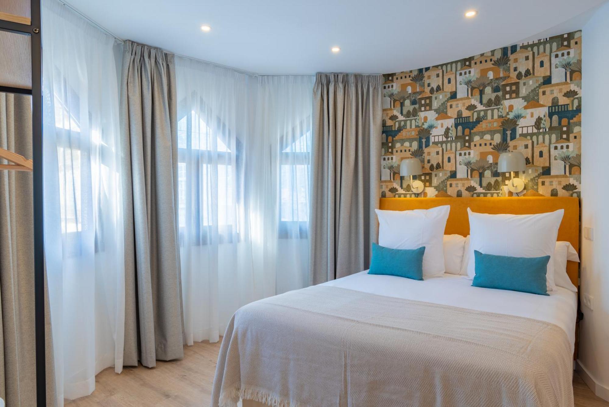 Feelathome Atarazanas Apartments Malaga Bagian luar foto